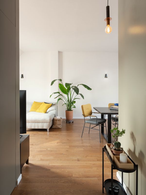 A13 — La casa della luce, Appartamento Milano