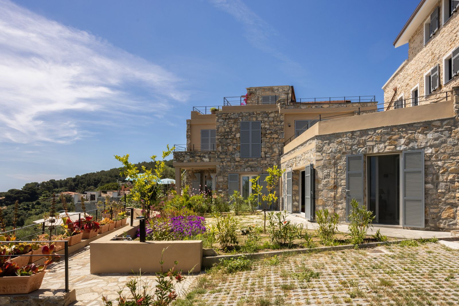 B27 — Il borgo incantato, foto 2