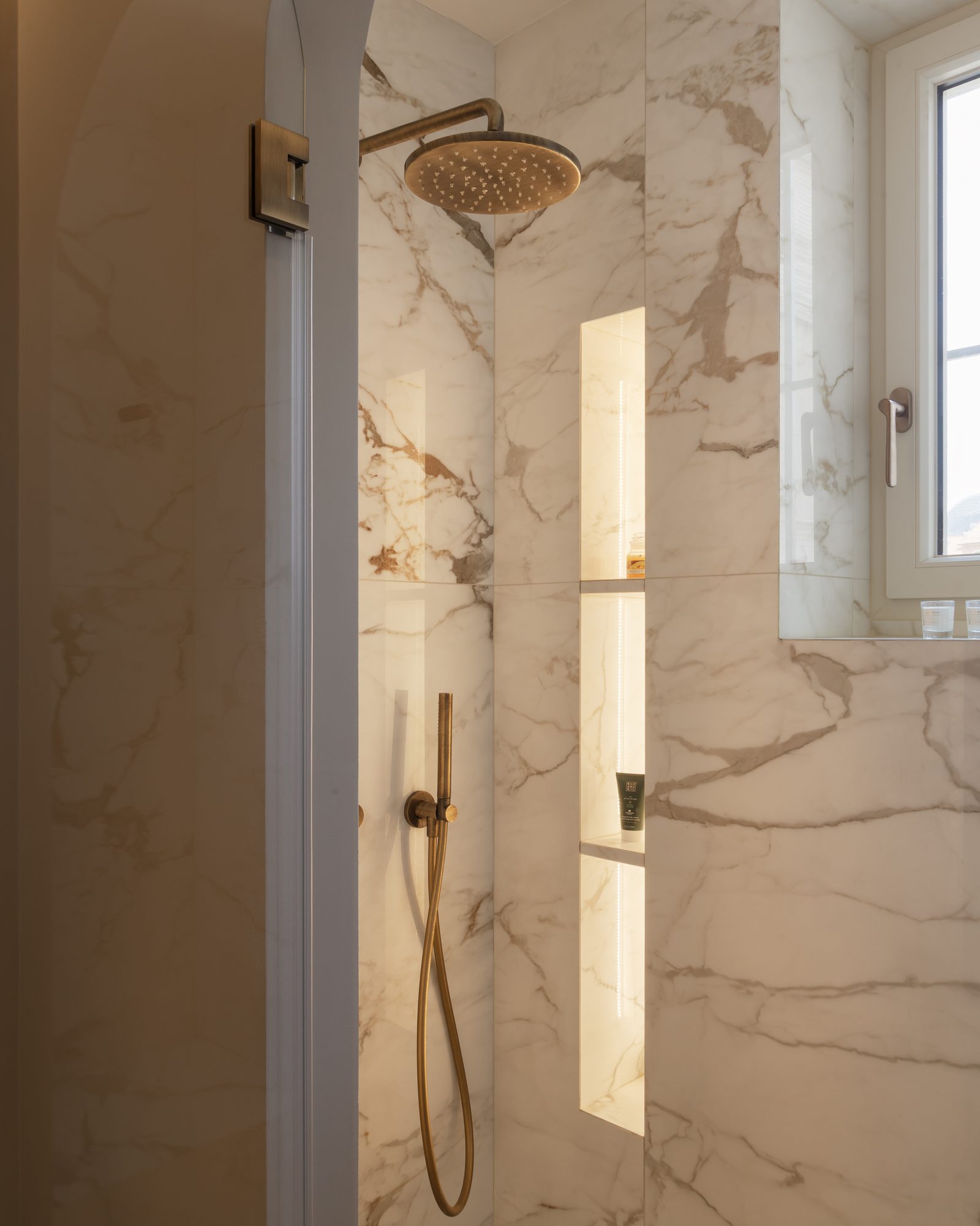 FR 1 — A tailored reinterpretation, photo 9