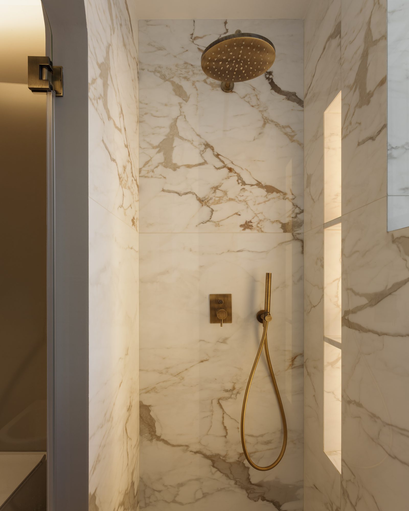 FR 1 — A tailored reinterpretation, photo 11